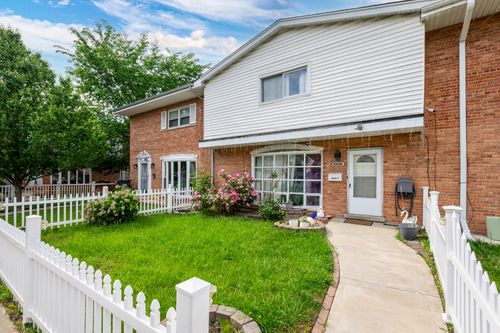 b-8828 Dee Rd, Des Plaines, IL, 60016-7600 | Card Image