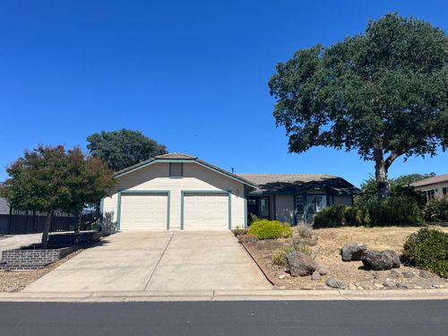 53 Wallace Lake Dr S, Wallace, CA, 95254-7216 | Card Image