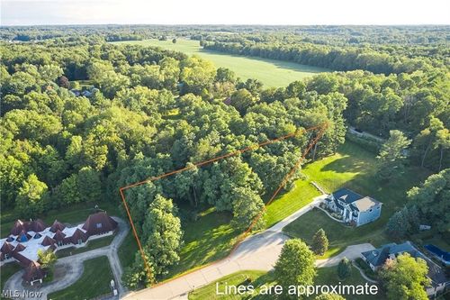 4872 Autumn Leaves Dr, Akron, OH, 44333-1667 | Card Image