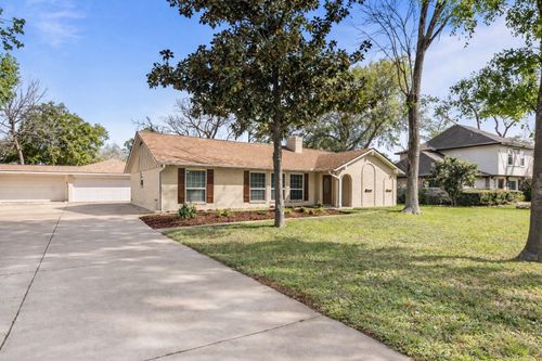 15318 Colwyn Ln, Jersey Village, TX, 77040-1318 | Card Image