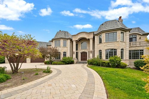 2202 Martin Ln, Northfield, IL, 60093-1000 | Card Image