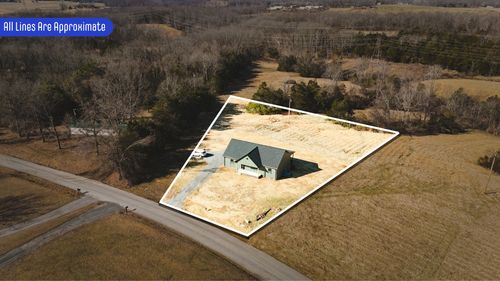 517 Pleasant Hill Rd, Lafayette, TN, 37083-3114 | Card Image