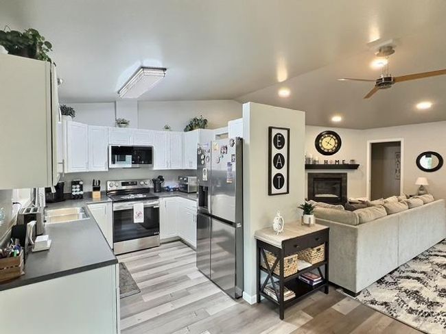 3216 Isaac Lane, Condo with 2 bedrooms, 2 bathrooms and null parking in OSHKOSH WI | Image 6