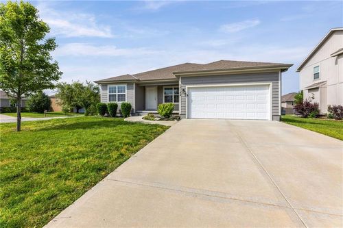 17186 S Pratt St, Gardner, KS, 66030-7847 | Card Image