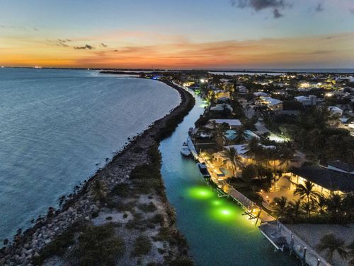210 W Seaview Cir, Duck Key, FL, 33050-3836 | Card Image