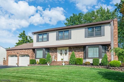 26 Phyllis Ln, Fairfield, NJ, 07004-2319 | Card Image