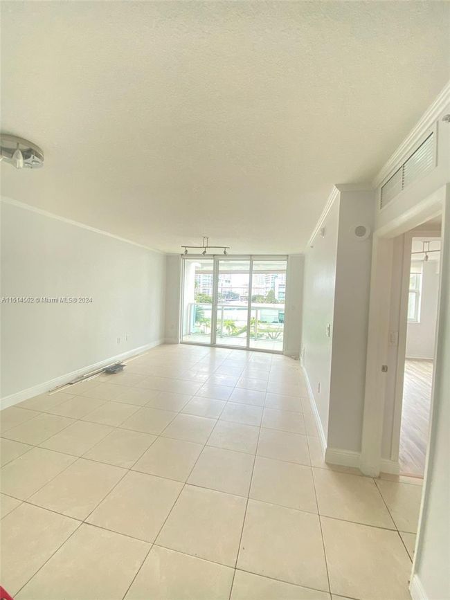 APT-509 - 31 Se 5 Th St, Condo with 1 bedrooms, 1 bathrooms and null parking in Miami FL | Image 5
