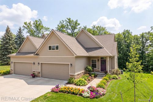 8047 Bridgestone Blvd, White Lake, MI, 48386-3598 | Card Image
