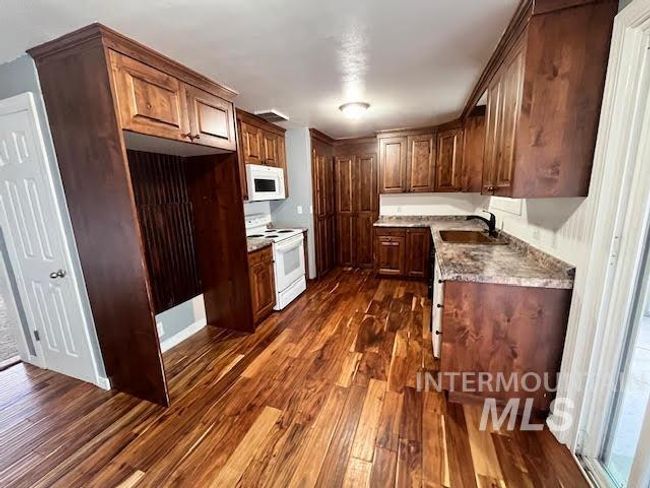 1818 E Terry St, House other with 6 bedrooms, 2 bathrooms and 4 parking in Pocatello ID | Image 7