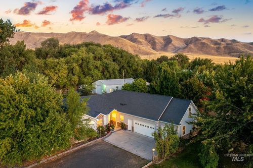3163 E Locust St, Emmett, ID, 83617-2803 | Card Image
