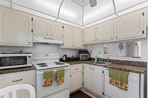 apt-424-2998 Nw 48th Ter, Lauderdale Lakes, FL, 33313-1604 | Card Image