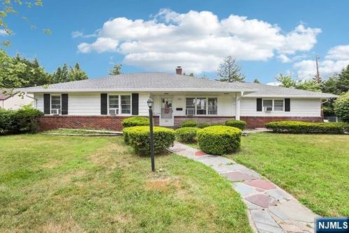 225 Broadway, Hillsdale, NJ, 07642-2029 | Card Image