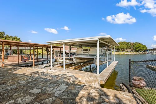 5221 River Ridge St, Granbury, TX, 76048-6558 | Card Image
