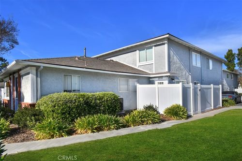 28159 Robin Ave, Saugus, CA, 91350-2055 | Card Image