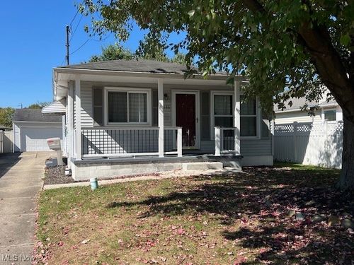 586 Ingalls Rd, Akron, OH, 44312-2321 | Card Image