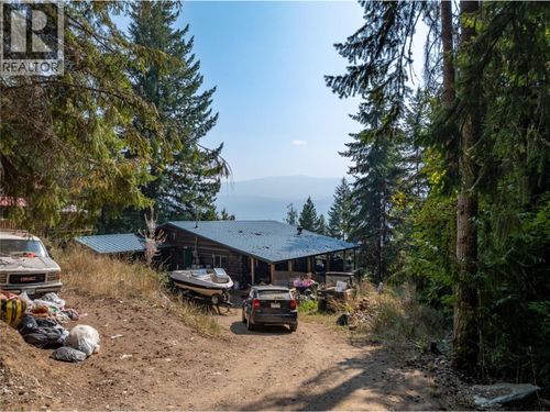 7578 Stampede Trail, Anglemont, BC, V0E1M8 | Card Image