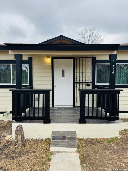 634 N San Joaquin Ave, San Antonio, TX, 78228-6138 | Card Image