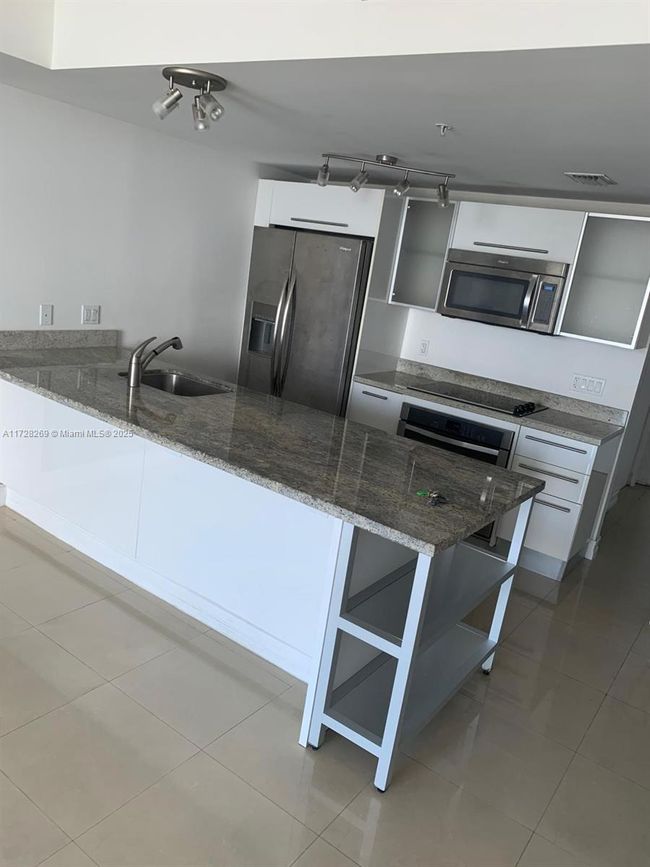 APT-2505 - 185 Sw 7 Th St, Condo with 1 bedrooms, 2 bathrooms and null parking in Miami FL | Image 12