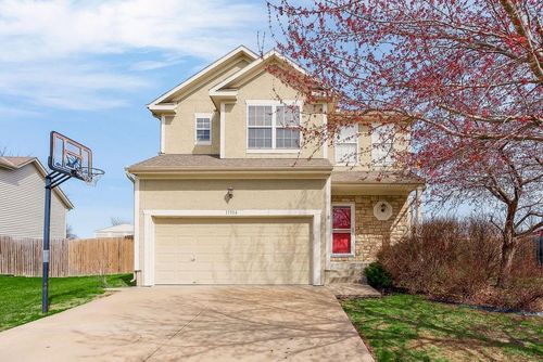 11504 E 207th Cir, Peculiar, MO, 64078-7837 | Card Image