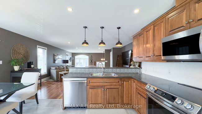83 Sylvia St, House other with 4 bedrooms, 3 bathrooms and 4 parking in Mitchell ON | Image 22