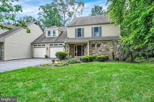 2086 Rosewood Ln, YORK, PA, 17403-5902 | Card Image