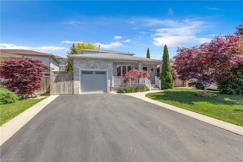 640 Acadia Dr, Hamilton, ON, L8W3V1 | Card Image