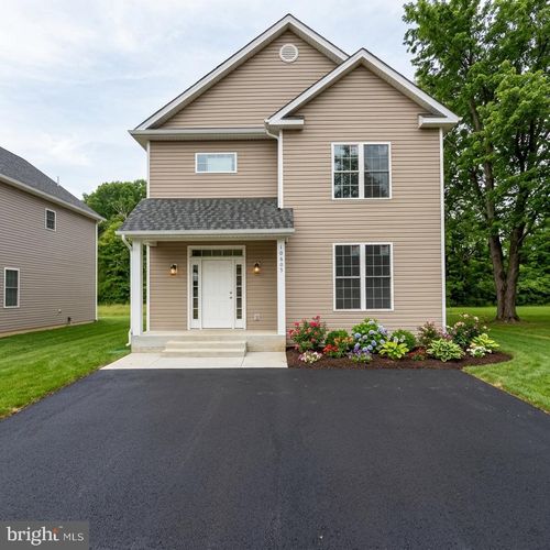 10605 Benchmark Rd, Fredericksburg, VA, 22408-0205 | Card Image