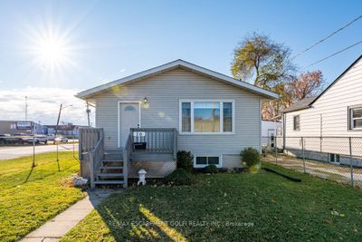 16 Swansea Pl, House other with 3 bedrooms, 2 bathrooms and 3 parking in Saint Catharines ON | Image 2