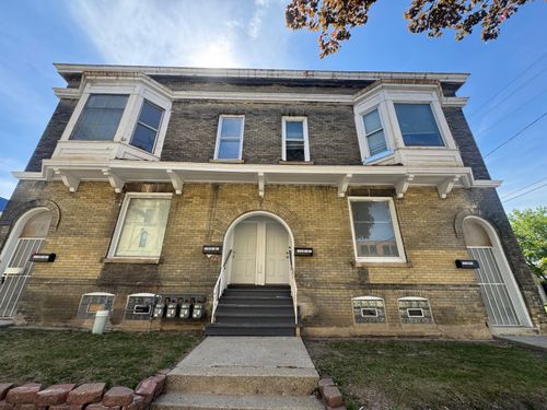 725 S 9th St, Milwaukee, WI, 53215 | Card Image