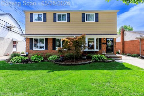430 N Batchewana St, Clawson, MI, 48017-1366 | Card Image