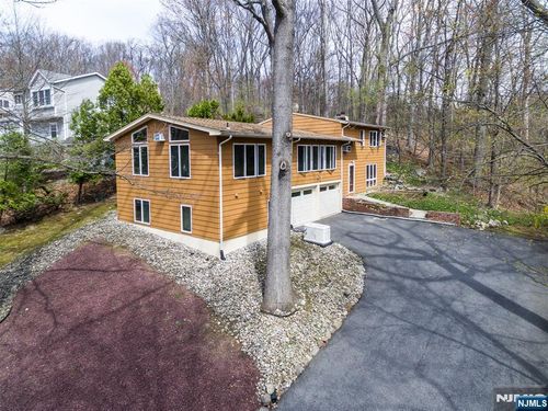 12 Ledgewood Trl, Kinnelon, NJ, 07405-2870 | Card Image
