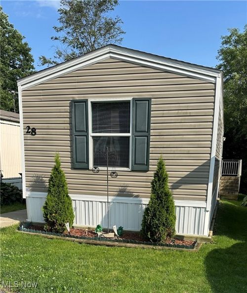28 E Buddy St, New Franklin, OH, 44203-4803 | Card Image