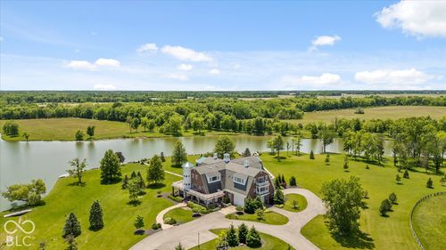 9825 Windy Hills Dr, Zionsville, IN, 46077-6001 | Card Image