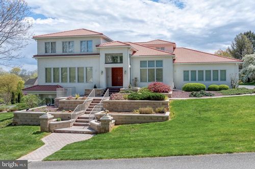 23 Deerfield Rd, Lancaster, PA, 17603-9609 | Card Image