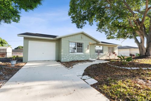 303 Essex Dr, Fort Pierce, FL, 34946-7101 | Card Image