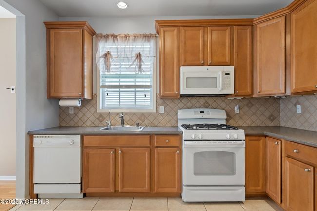 24 Little Leaf Ln, Home with 2 bedrooms, 2 bathrooms and null parking in Howell NJ | Image 20