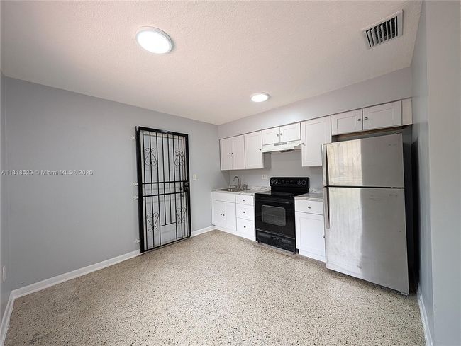 2281 - 2281 Sw 16 Th Ct, Home with 2 bedrooms, 1 bathrooms and null parking in Miami FL | Image 4