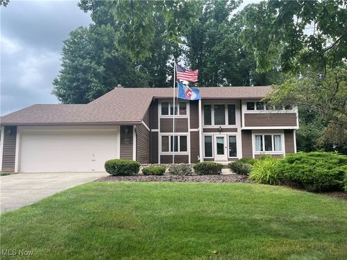 13035 S Partridge Dr, Valley View, OH, 44125-5479 | Card Image