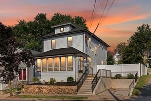 94 Lexington St, Watertown, MA, 02472-1752 | Card Image