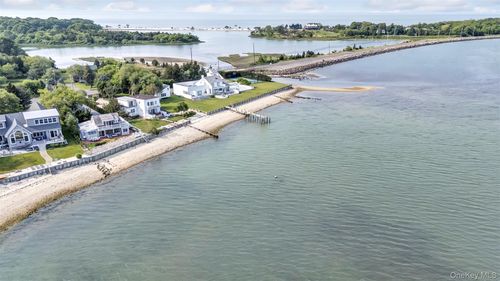 12910 Main Rd, East Marion, NY, 11939-1527 | Card Image