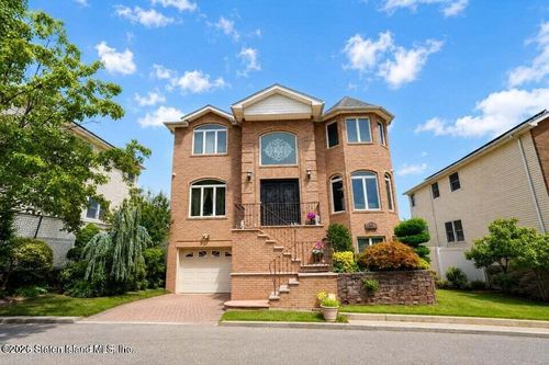 115 Ridgewood Ave, Staten Island, NY, 10312-2436 | Card Image