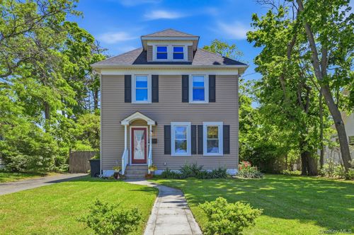 185 Cedar Ave, Patchogue, NY, 11772-3608 | Card Image