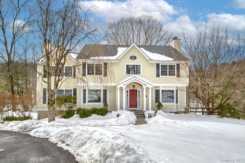 415 Sarles St, Bedford Corners, NY, 10549-4742 | Card Image