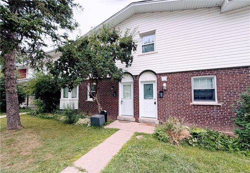 276 Westcourt Pl, Waterloo, ON, N2L2R7 | Card Image