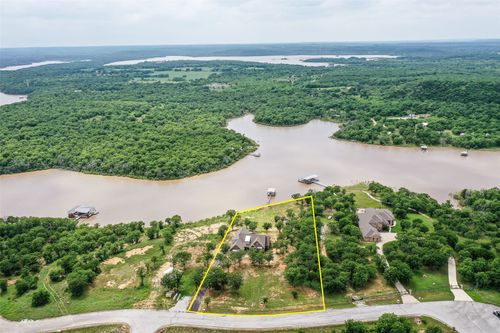 133 Sunset Bay Pointe Ct, Chico, TX, 76431-2070 | Card Image