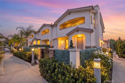 354 Newbury Vista Ln, Newbury Park, CA, 91320-3603 | Card Image