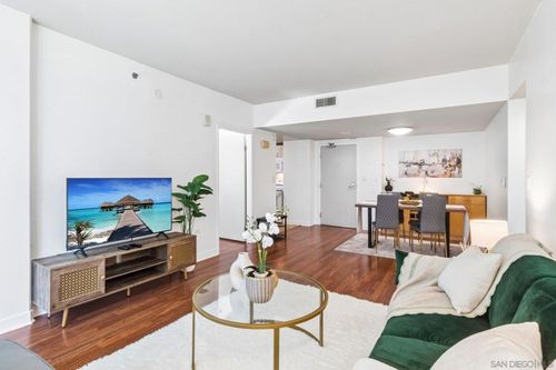 308-425 W Beech St, San Diego, CA, 92101-2968 | Card Image