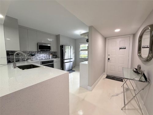 105d-900 Sw 128th Ave, Pembroke Pines, FL, 33027-1922 | Card Image