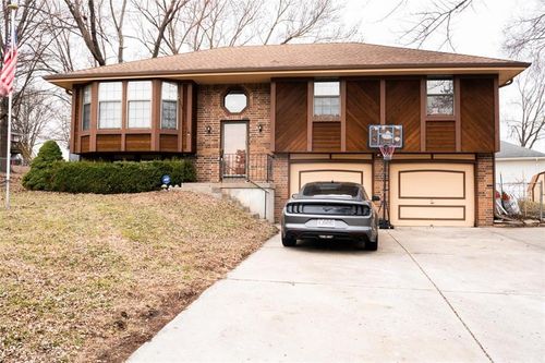 11526 N Wayne Ave, Kansas City, MO, 64155-2913 | Card Image