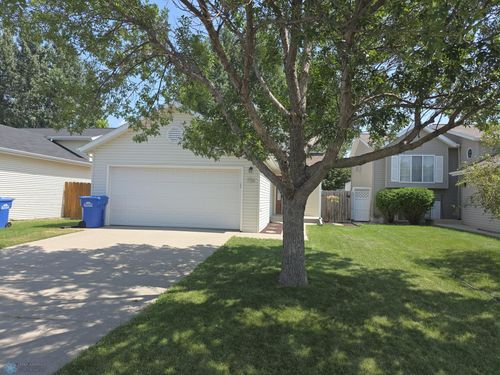 756 50th St S, Fargo, ND, 58103-7229 | Card Image